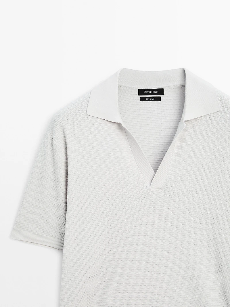 Polo en maille à col V