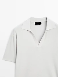 Polo en maille à col V