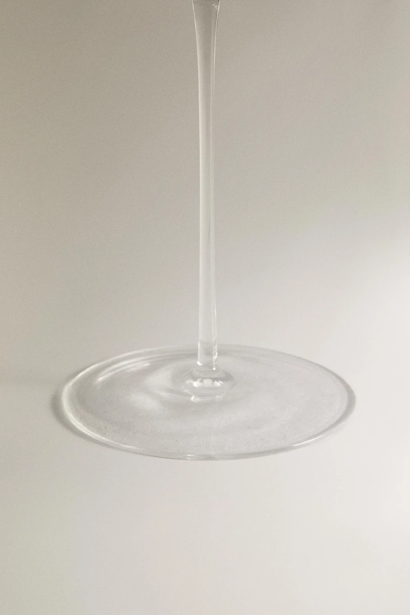 ULTRA LIGHTWEIGHT GLASS WINE GLASS