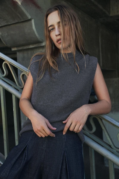 WOOL BLEND VEST TOP WITH SHOULDER PLEATS