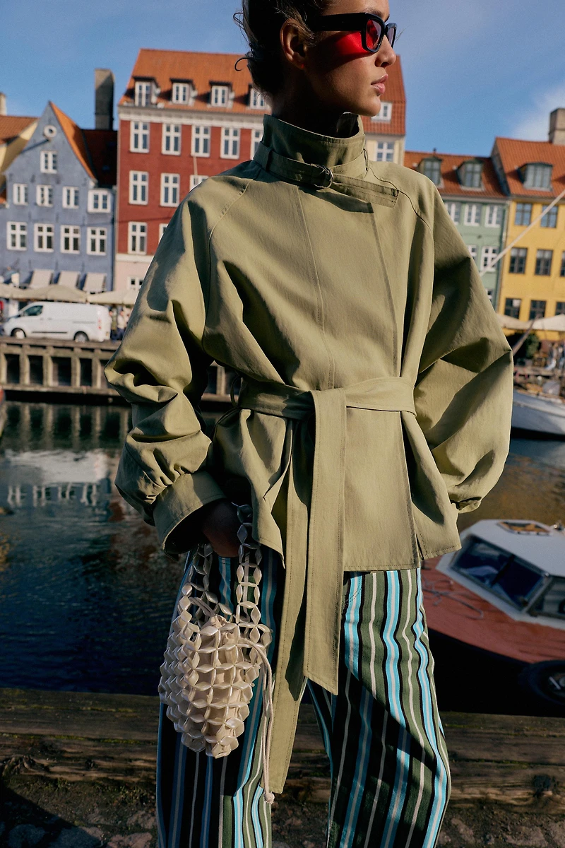 HIGH COLLAR BELTED JACKET