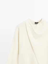 100% wool knit sweater with scarf