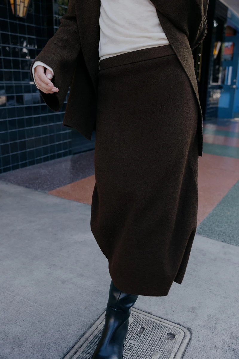 JUPE MI-LONGUE EN MAILLE