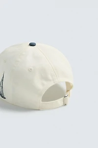 CONTRAST EMBROIDERED CAP