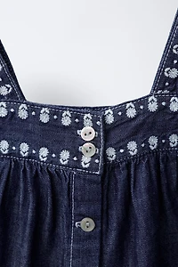 FLORAL EMBROIDERED FLOWY DENIM TOP