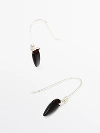 Stone pendulum earrings