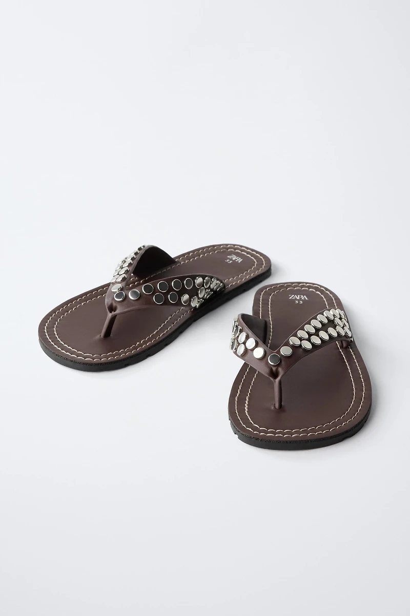 SANDALES À CLOUS