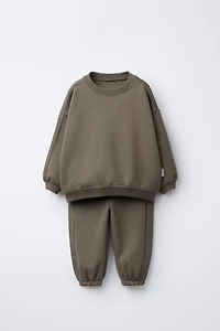 JOGGING SWEATSHIRT AND BASIC JOGGER PANTS SET WITH LABEL