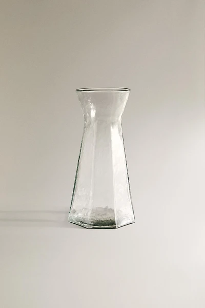 VASE FACETTÉ EN VERRE