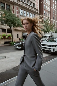 LAPEL-FREE CROPPED BLAZER