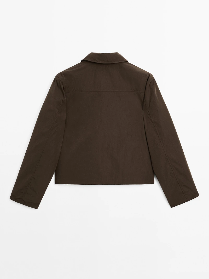 Short water-repellent puffer jacket