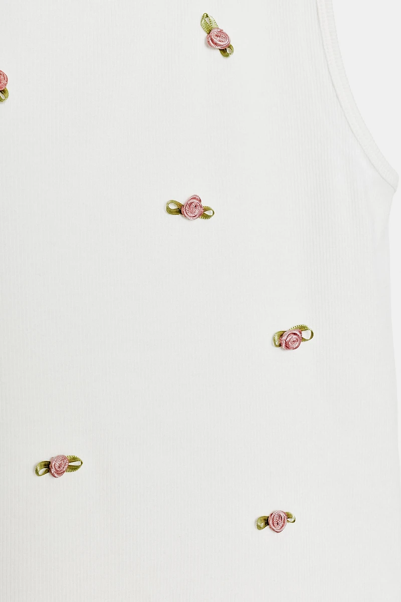 FLORAL SLEEVELESS TOP