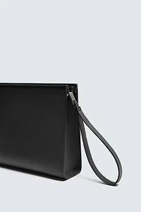 TEXTURED CLUTCH