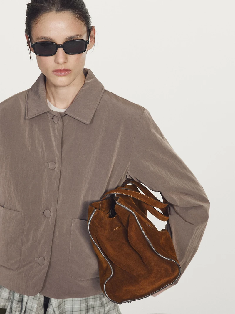 Short water-repellent puffer jacket