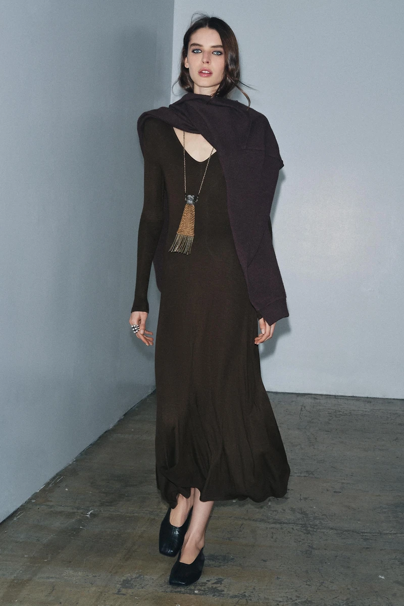 ROBE LONGUE DÉCOLLETÉ EN V