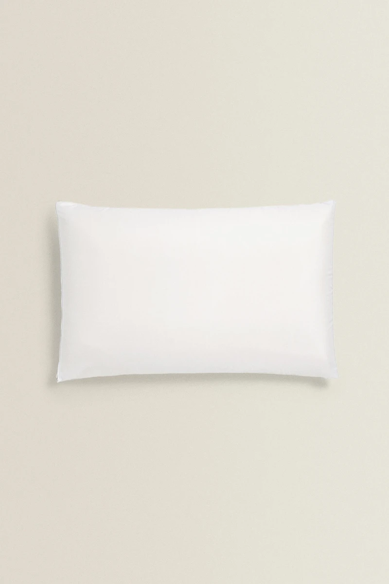 MEMORY FOAM BLOCK PILLOW