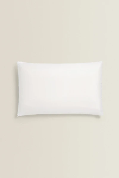 MEMORY FOAM BLOCK PILLOW