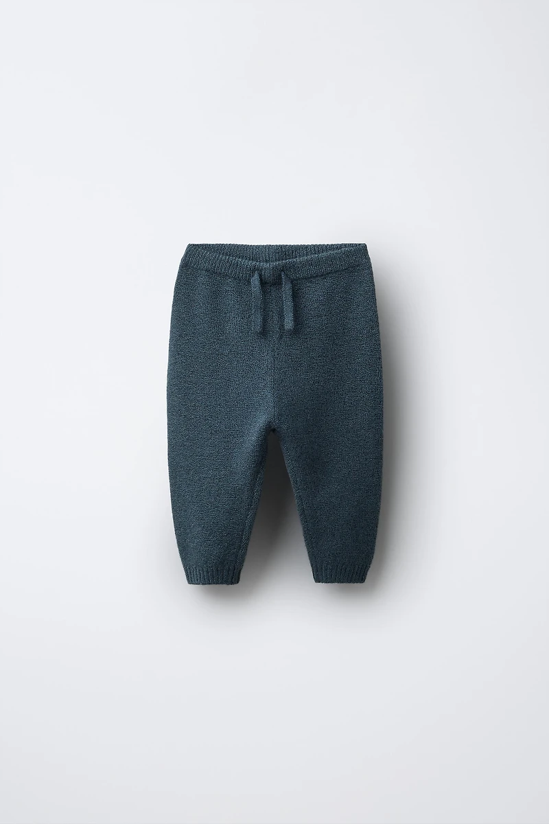 PANTALON EN MAILLE CHIEN BRODÉ