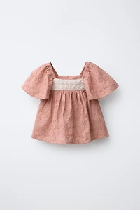 EMBROIDERED FLORAL LACE BLOUSE