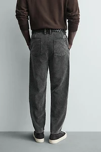 PANTALON CARROT FIT EN VELOURS CÔTELÉ