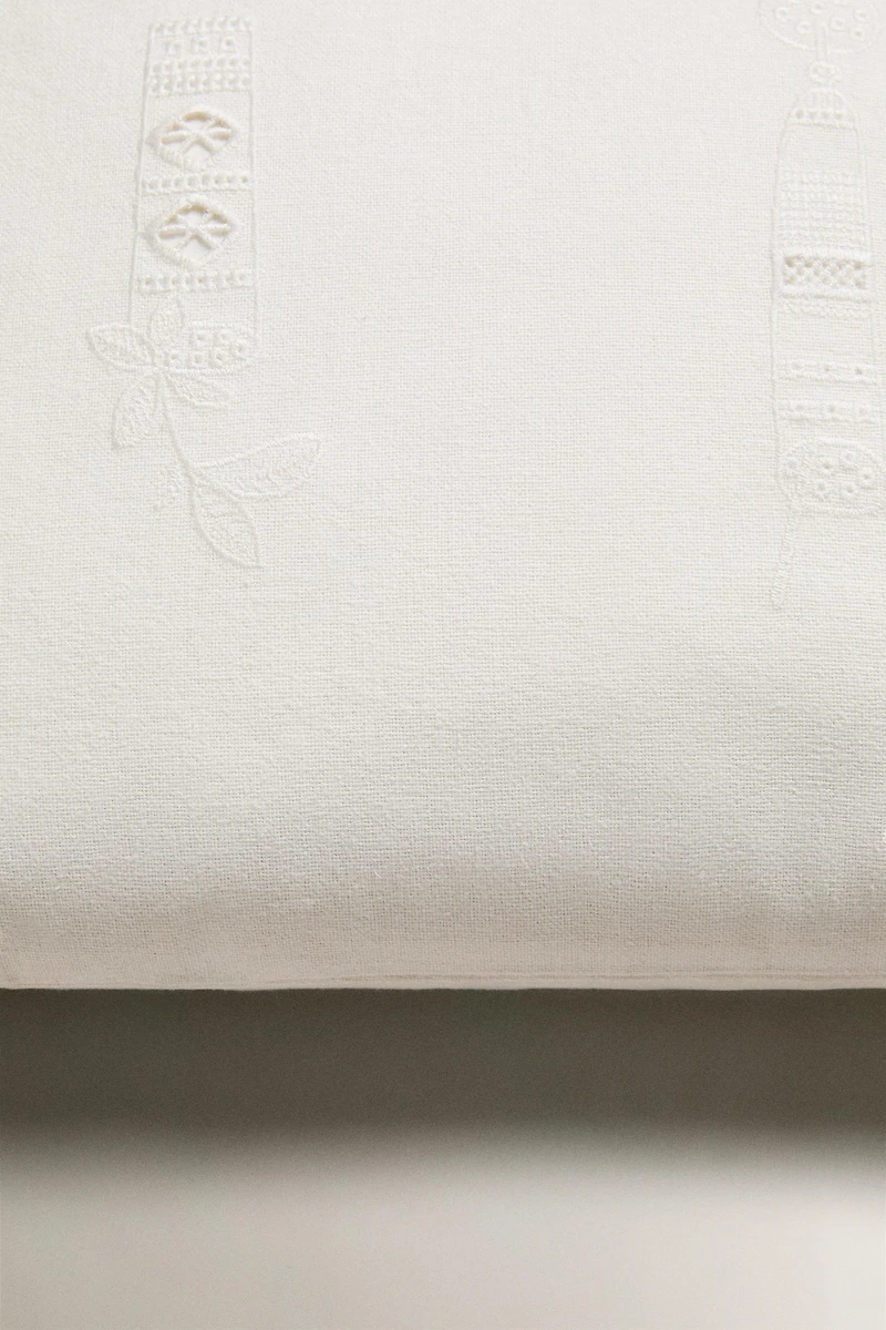 EMBROIDERED LINEN PILLOW