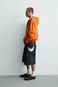 CONTRASTING TEXT ZIP HOODIE