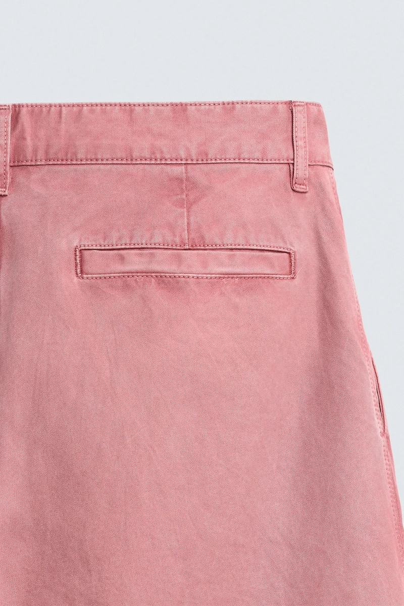RELAXED FIT PLEATED PANTS