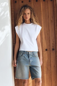 T-SHIRT SANS MANCHES EFFET DÉLAVÉ