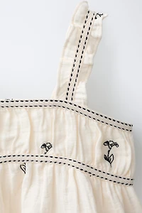EMBROIDERED TEXTURED TOP
