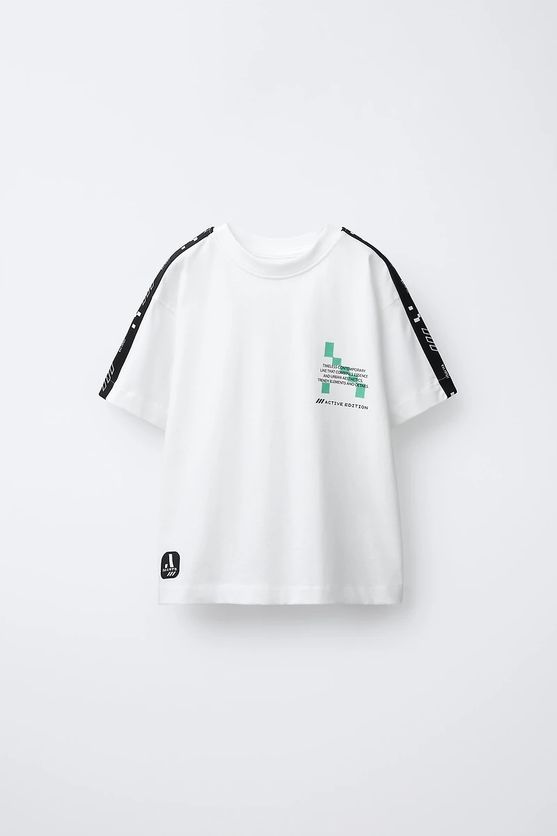SPORTY STRIPE TEXT T-SHIRT