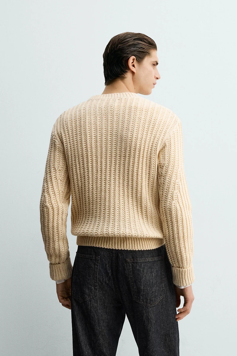 VOLUME TEXTURED JUMPER