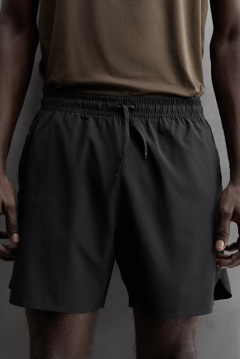 BASIC TRAINING SHORTS