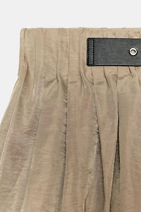 BALLOON SHORTS WITH BUCKLE