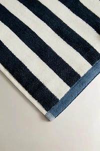 REVERSIBLE STRIPED BEACH TOWEL