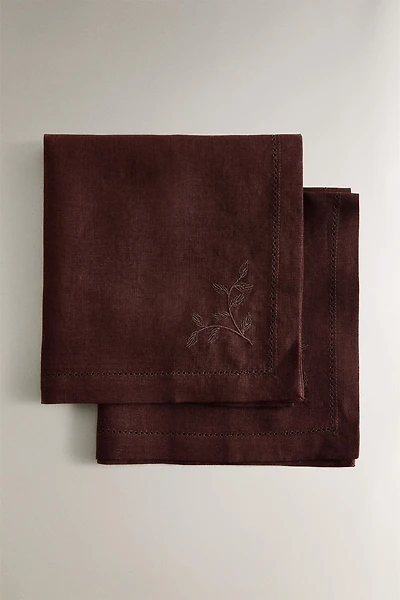LINEN NAPKIN WITH FLORAL EMBROIDERY (SET OF 2)