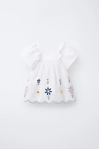 CROSS-STITCH FLORAL TOP