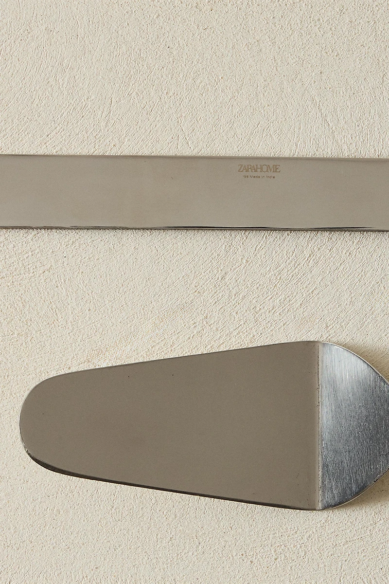 CAKE SLIDES AND KNIFE SET WITH BRAIDED METAL HANDLE