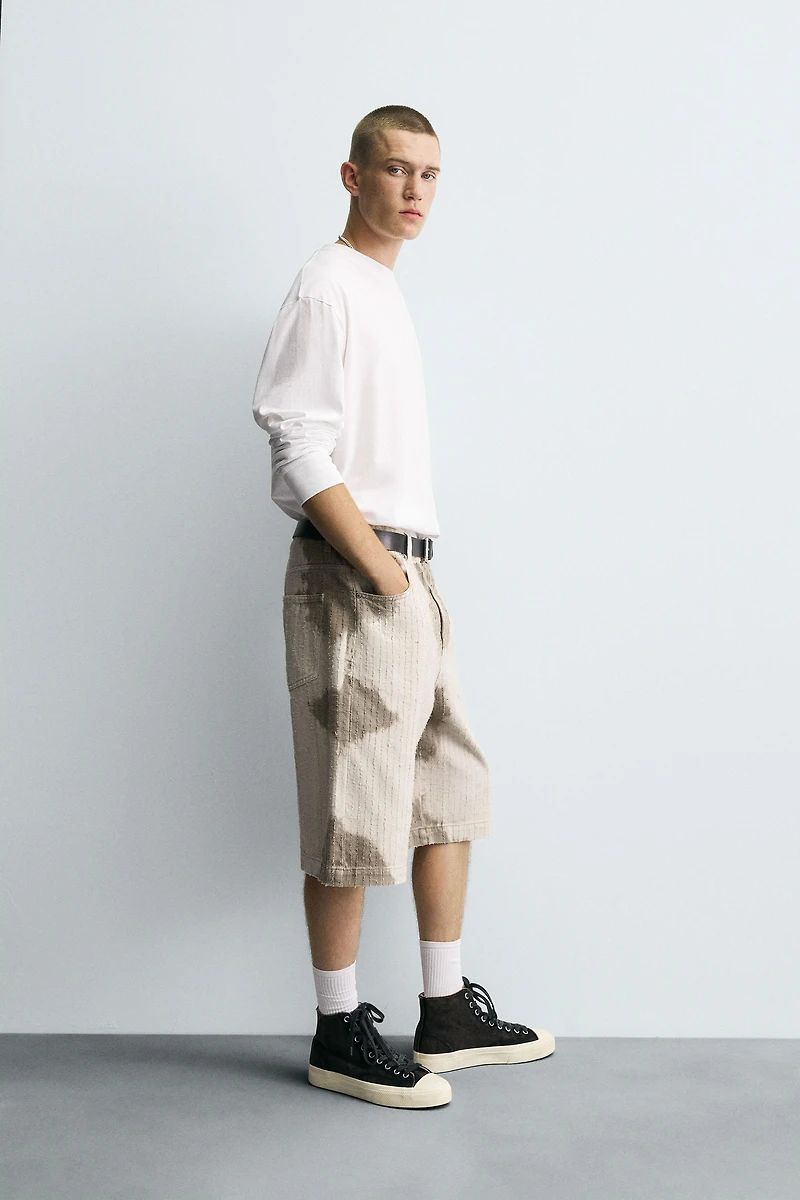 TEXTURED STRIPED SHORTS
