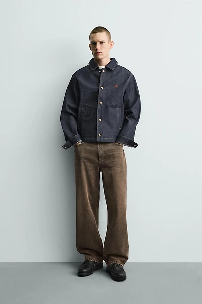 RELAXED FIT JEANS WITH WAXED EFFECT FINISH