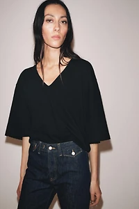 V-NECK T-SHIRT