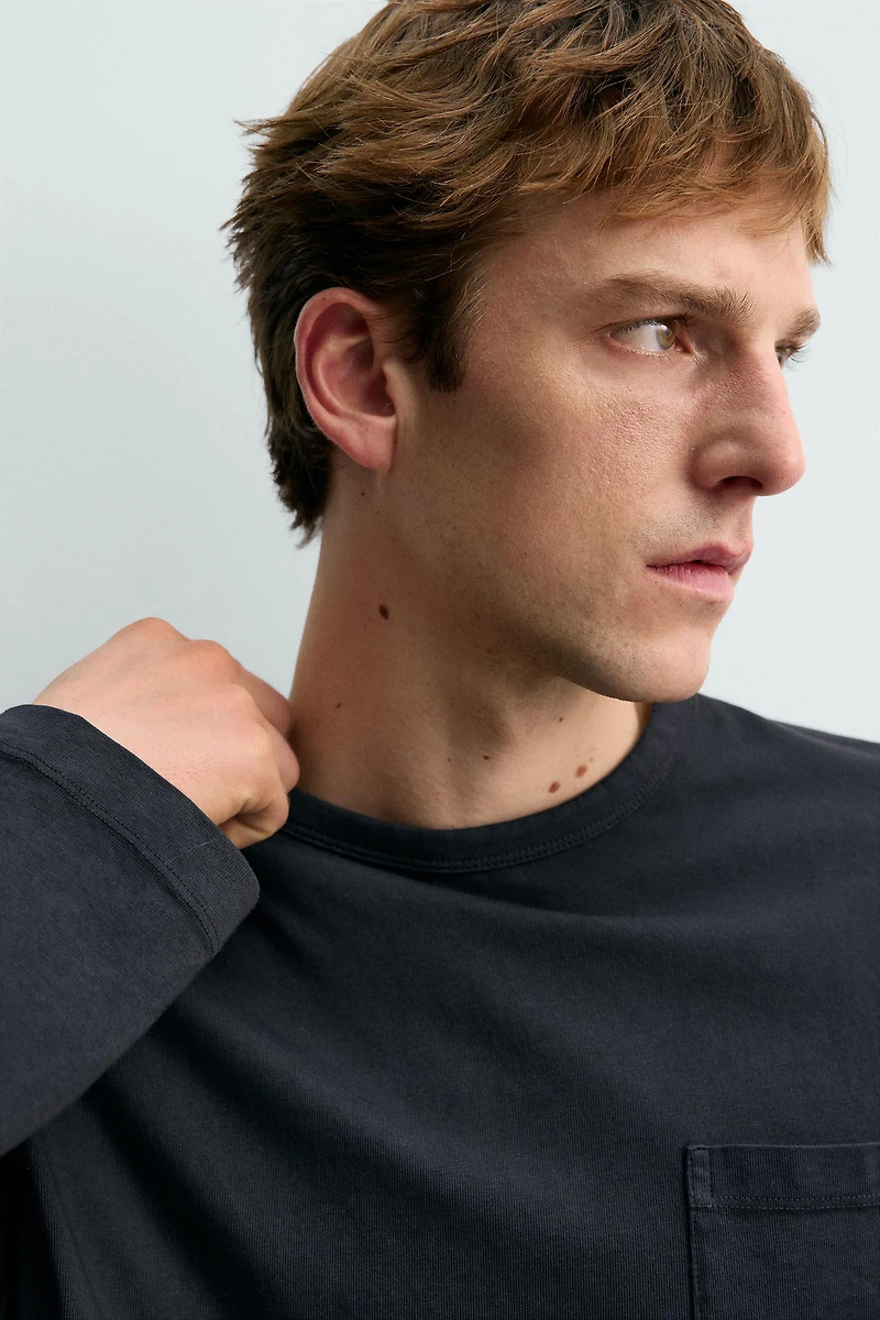 LONG SLEEVE POCKET T-SHIRT AARON LEVINE X ZARA