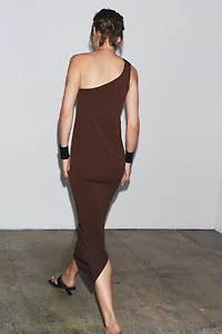 ROBE MIDI EN MAILLE ASYMÉTRIQUE AVEC DÉCOR