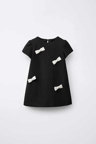 ROBE À NŒUDS CONTRASTANTS