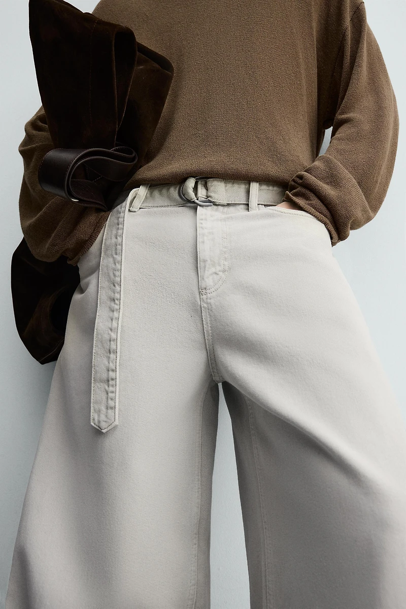 JEAN COUPE DÉCONTRACTÉE CEINTURE