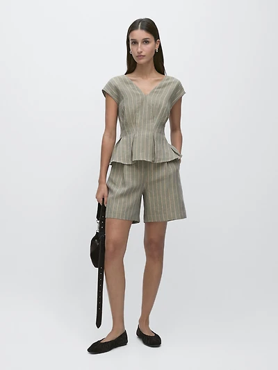 Short linen Bermuda shorts