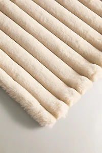 TEXTURED FAUX FUR BLANKET