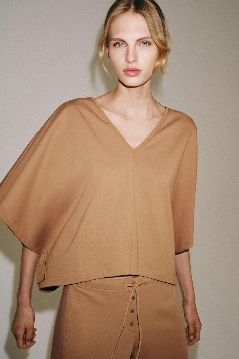 COTTON CAPE-SLEEVE T-SHIRT
