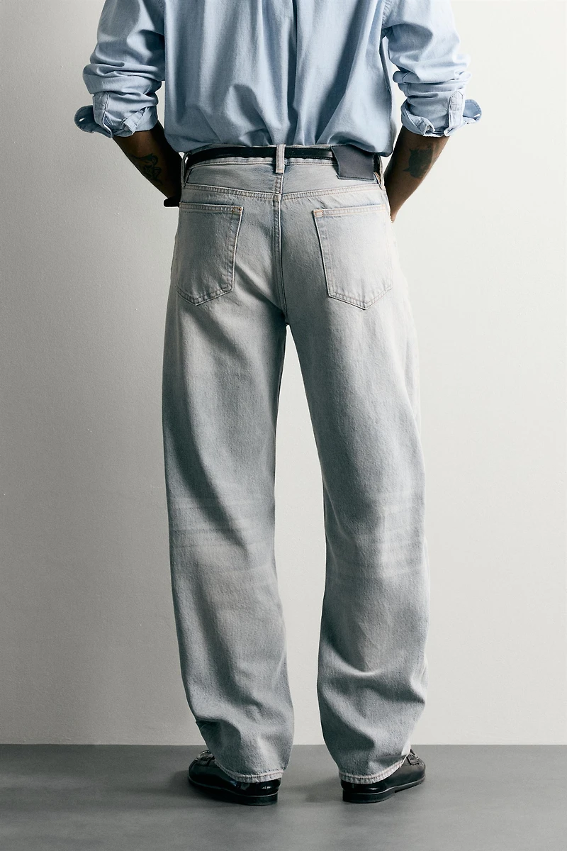 STRAIGHT FIT JEANS