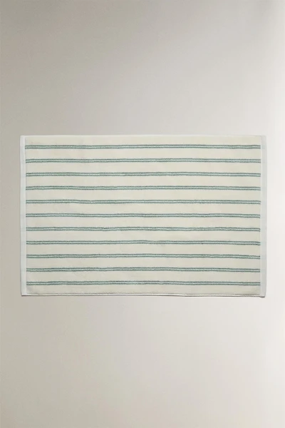DOUBLE STRIPE BATH MAT