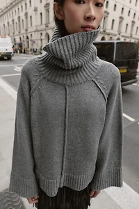 OVERSIZED HIGH NECK KNIT JUMPER